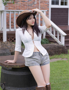 美丽女邻居交换3在线播放